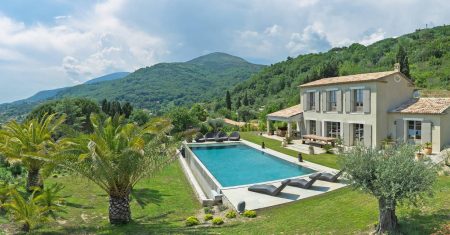 Villa Baside Aixoise Luxury Accommodation