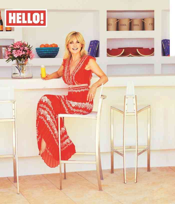 Hello Anthea Turner Pr Pic 1485 B